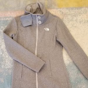 Medium Womens Northface Sweater Jacket